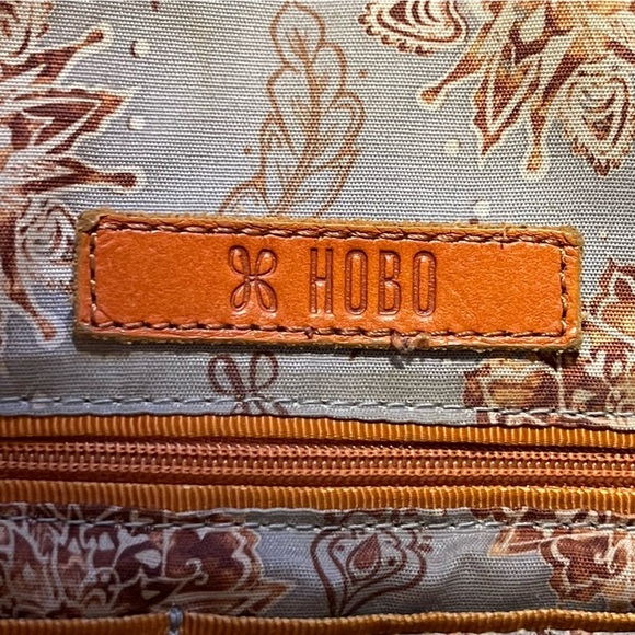 Hobo - Dustin Large Leather Tote Bag - Picture 9 of 16